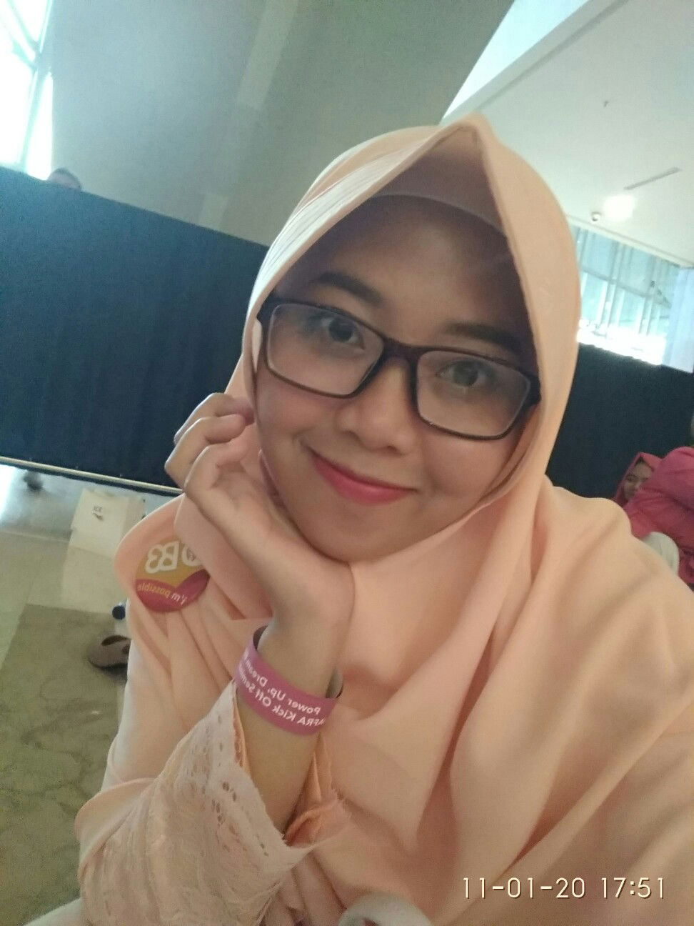 Dewi Oktavian profile icon