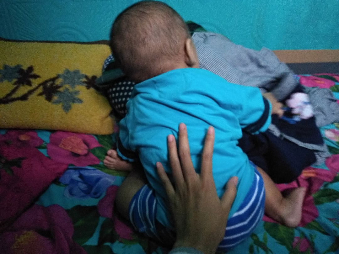 6 Bulan sehari bisa merangkak