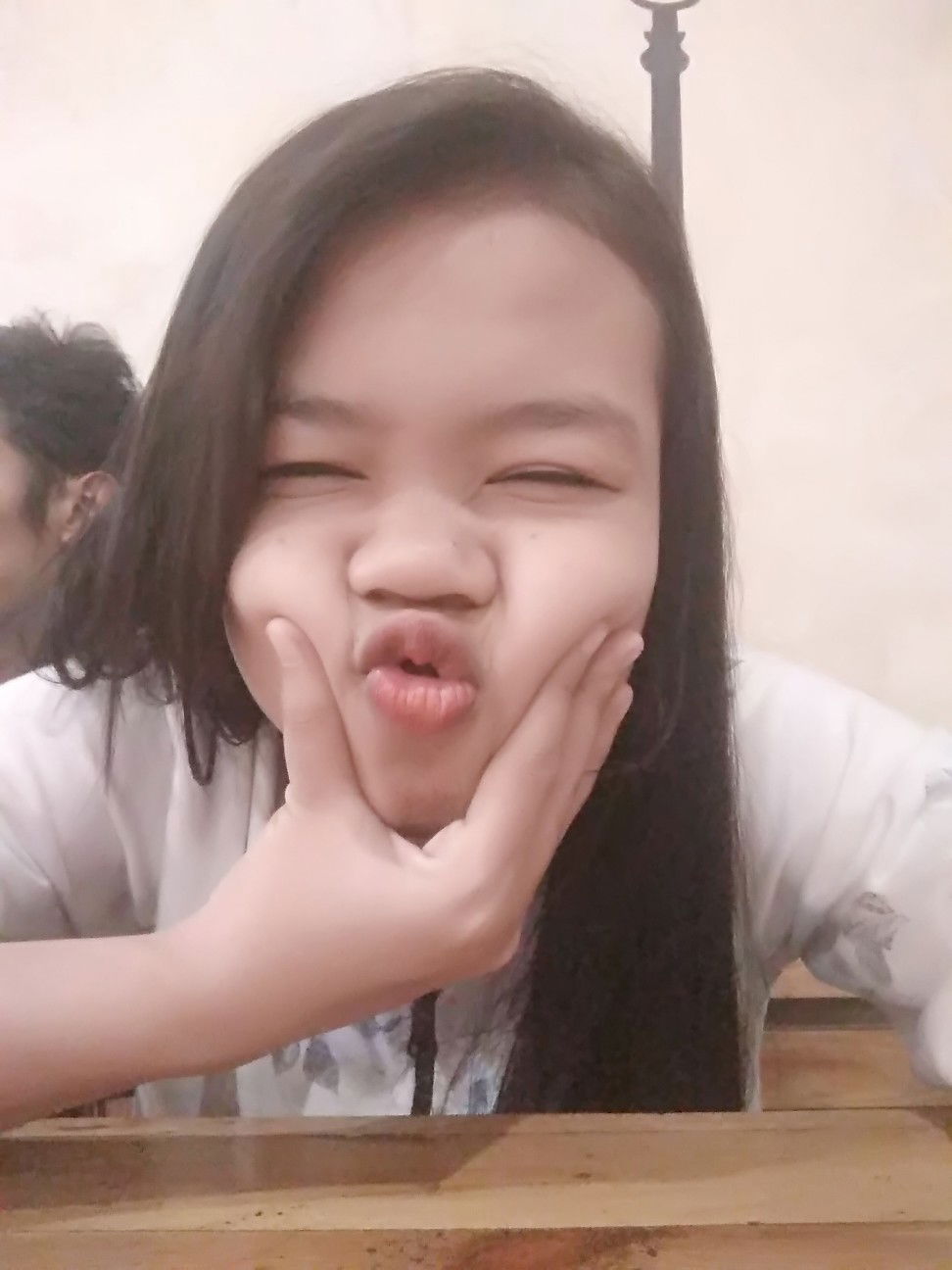 Monika hardiyanti profile icon