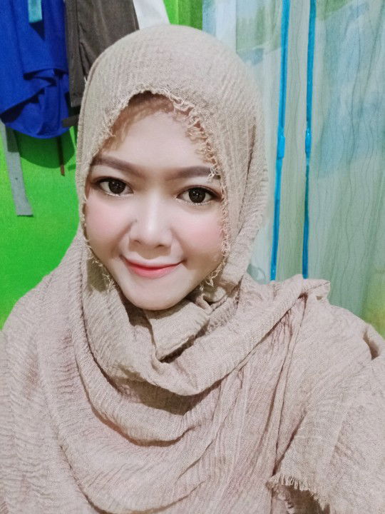 Siti Komariah profile icon