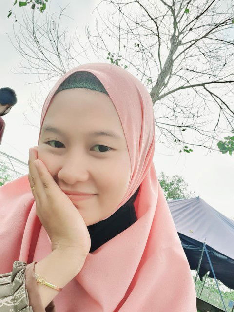 yuni lestari profile icon