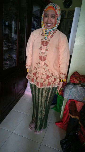 resa ratna sari profile icon