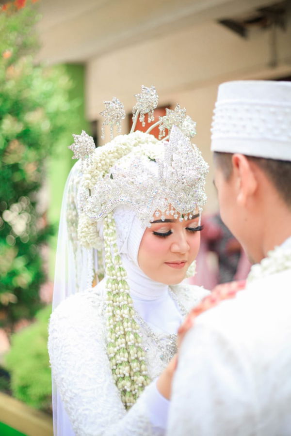 Anisa Purnamasari profile icon