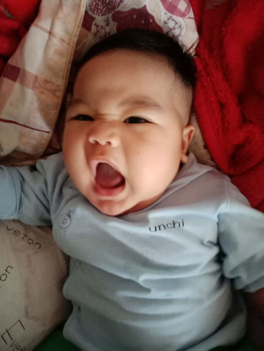 con e hay nôn trớ nhiều quá. có mom nào biết cách khắc phục k ạ