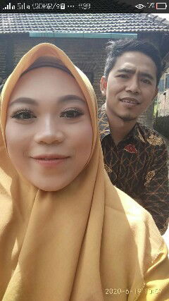 Nadhia Kurniawati profile icon