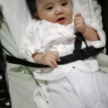 my baby girl jhil is 4mos old now but she still cannot go down  with her tummy