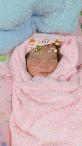 คลอดเเล้วน่ะค้าาา  น้องพลอยใส