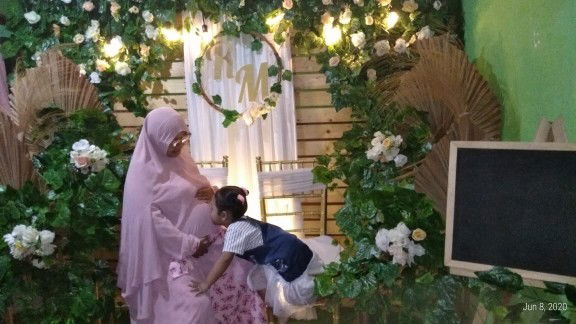 ayu aftria profile icon