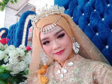 Beti Wahyuni profile icon