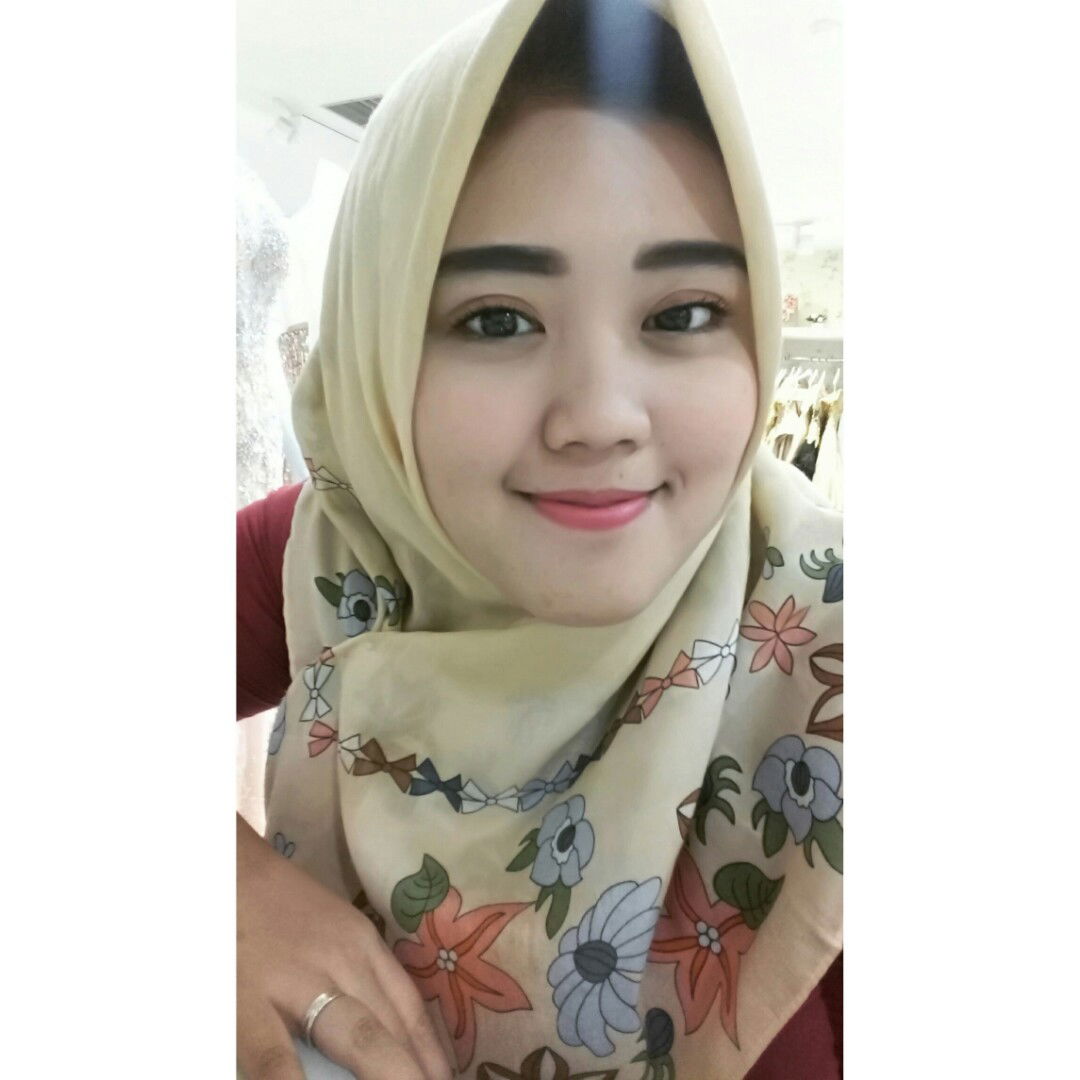anisa suci profile icon