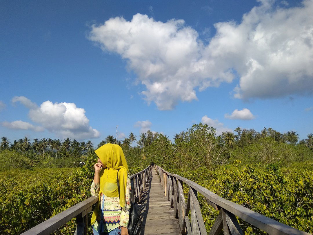 elok khity profile icon