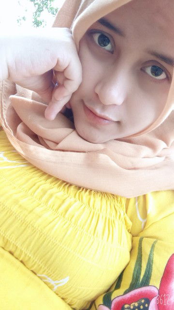 Oktavia Nur hidayati profile icon