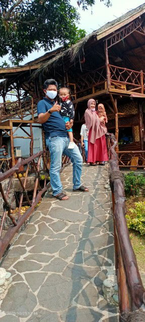 Intan Andristian profile icon