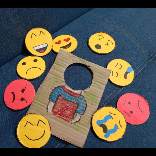 Peluk Bunda2 yang sedang menghadapi anak tantrum 