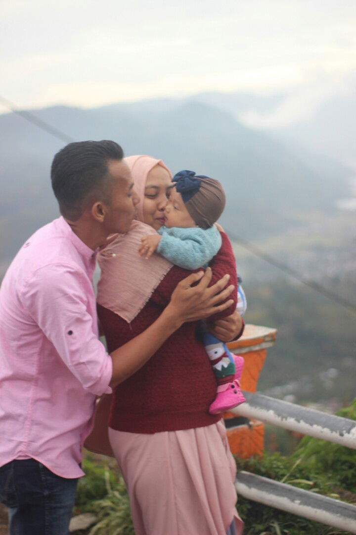 "Berusaha mendapat kan buah hati"??