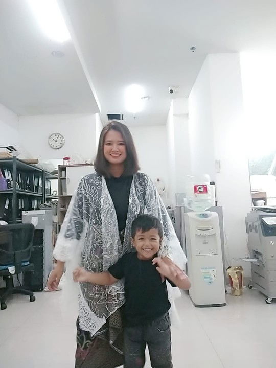 raisyah dewi profile icon