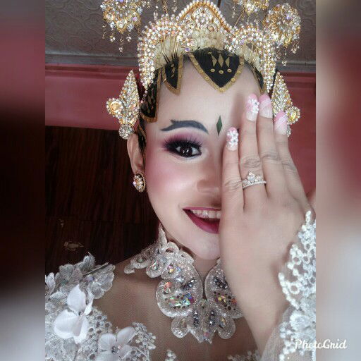 Putri Dwi Lestari profile icon