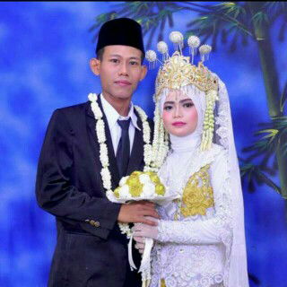 Adekha Resmiati profile icon