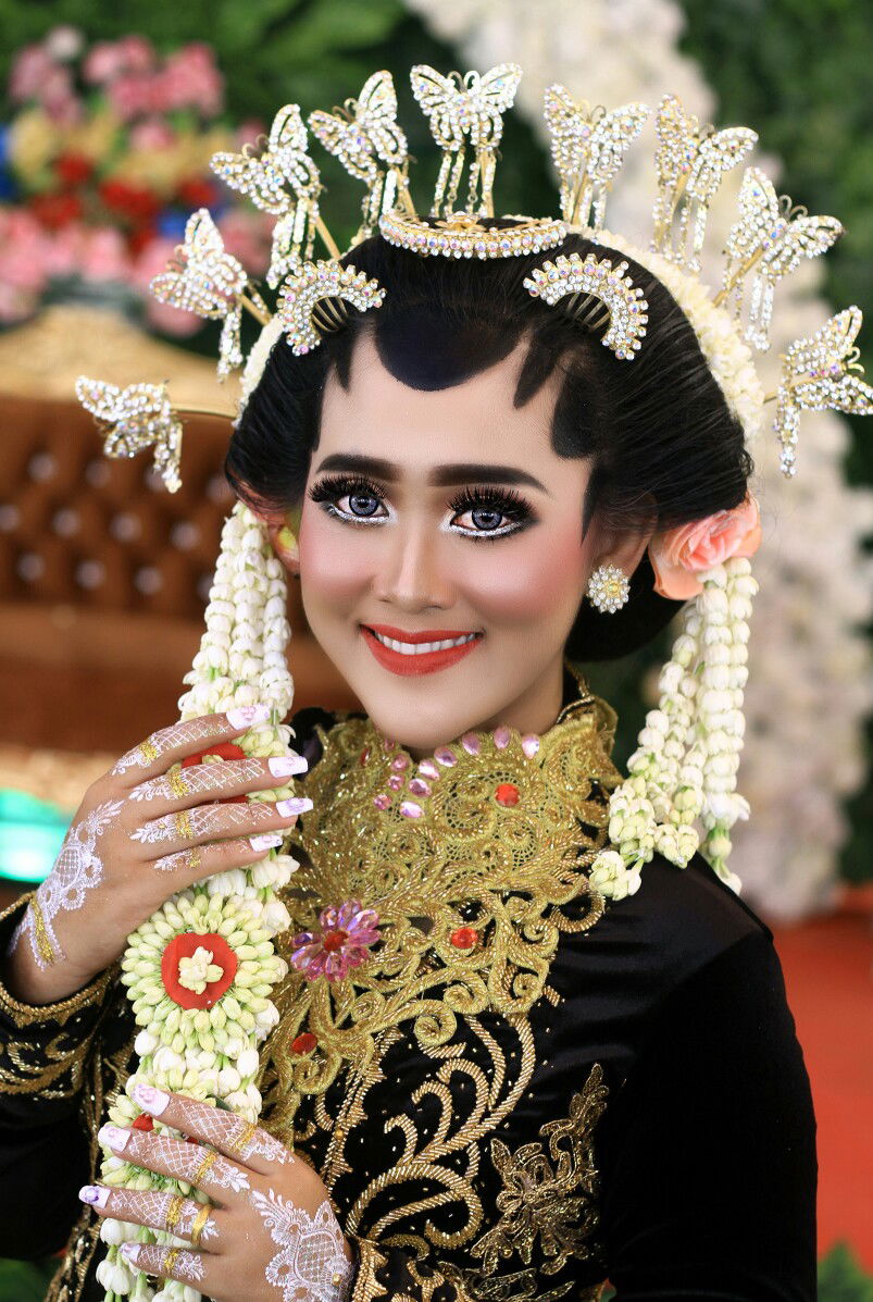 risa cristina profile icon