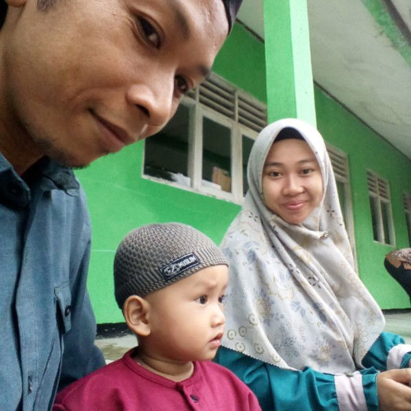 Ayu Lestari profile icon