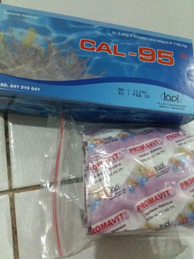 vitamin nya bumil itu gede gede yaaa... 😄