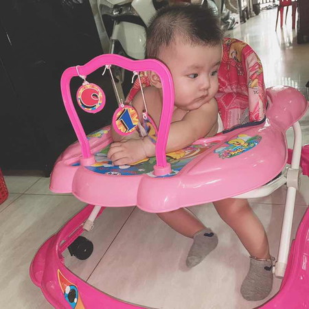 Có thấy con dễ ghét ko nè ?