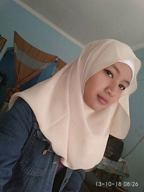 Siti Komariah profile icon