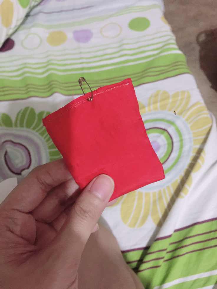 Ikabit daw ito sa damit para iwas nuno at aswang