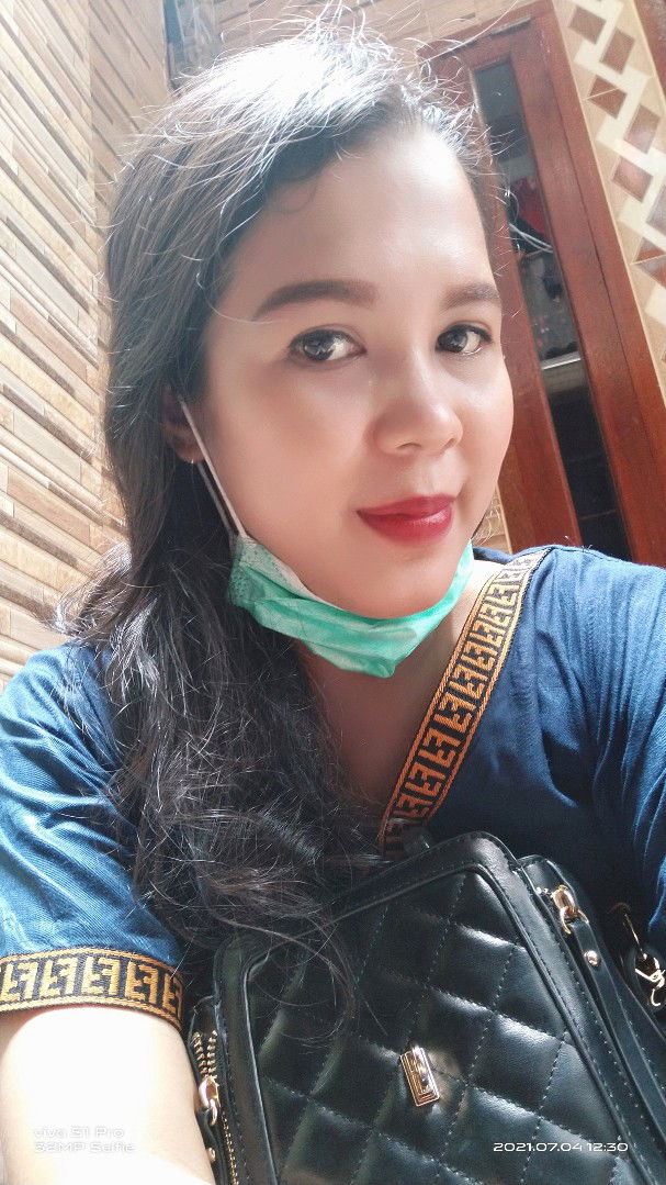 reby nur Pratiwi profile icon