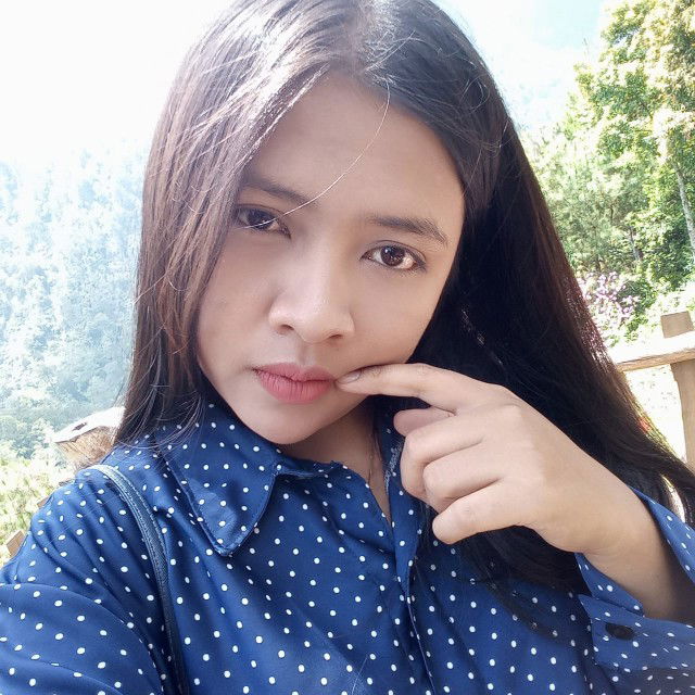 lukik putri ariyanti profile icon