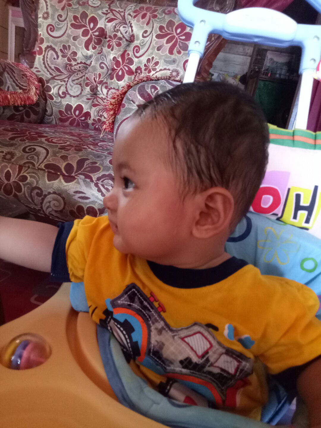 bun mau tanya kenapa ya anak saya setiap makan bubur instan merah-merah terus gatal disekitar mulut dan pipi yang kena bubur