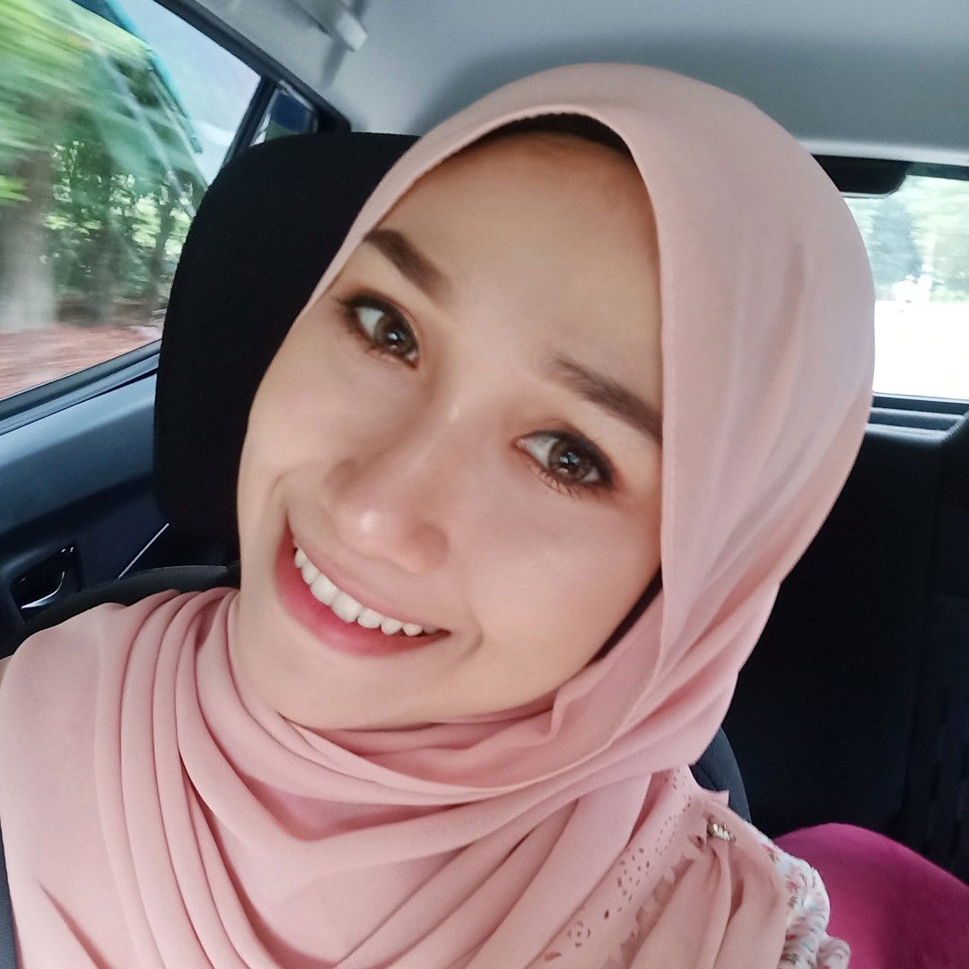 Nik Syahirah profile icon