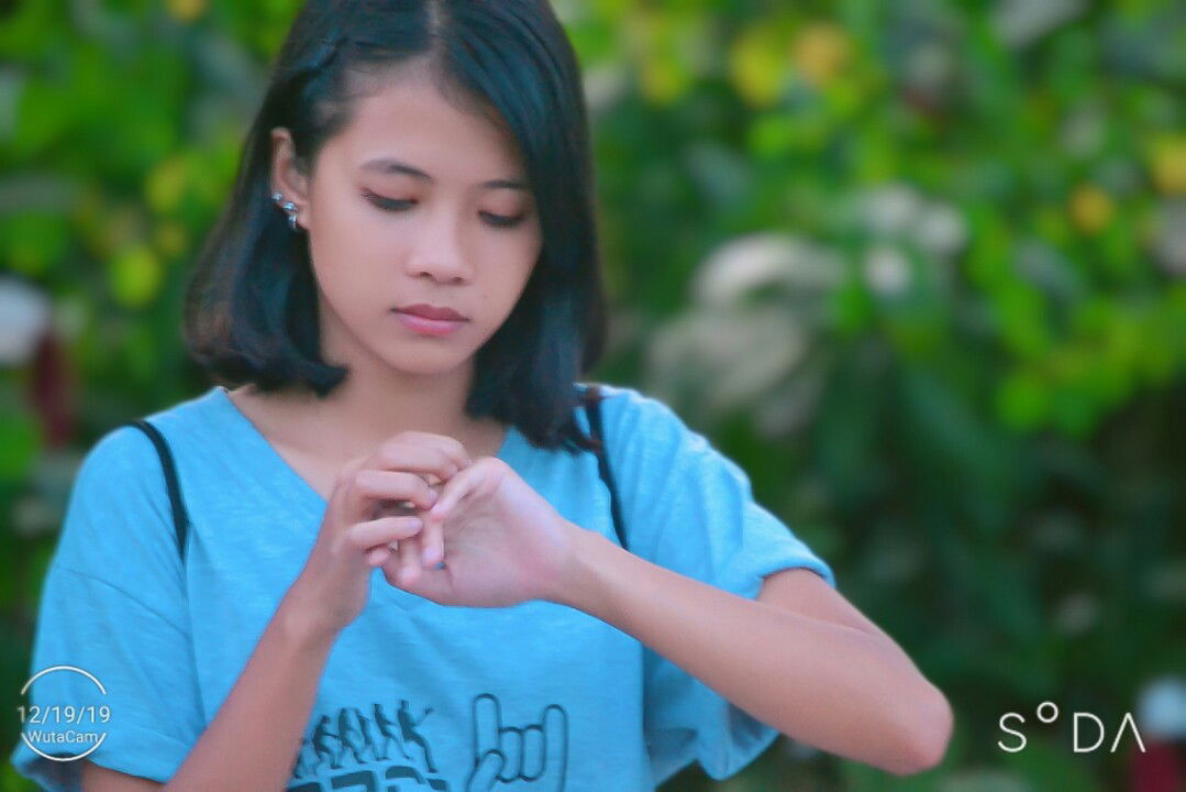 Berlyn Bacarisas Pradies profile icon