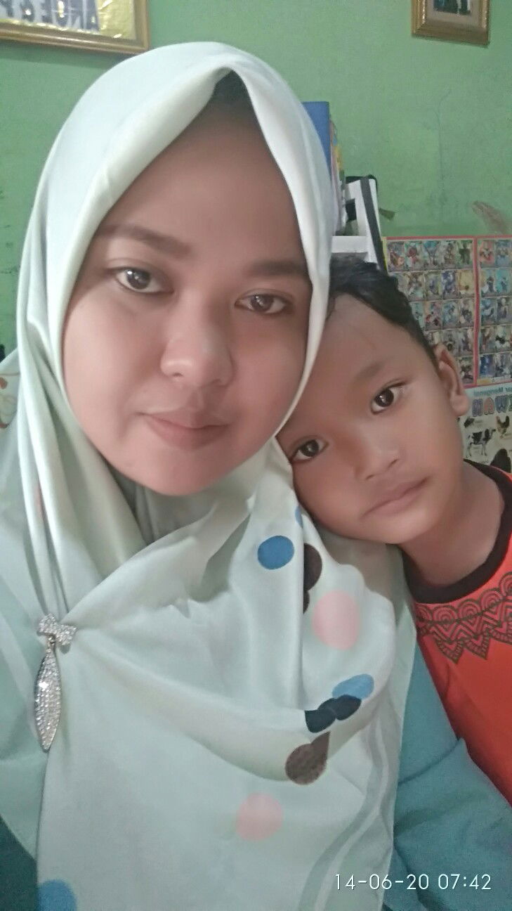 cholisah putri profile icon