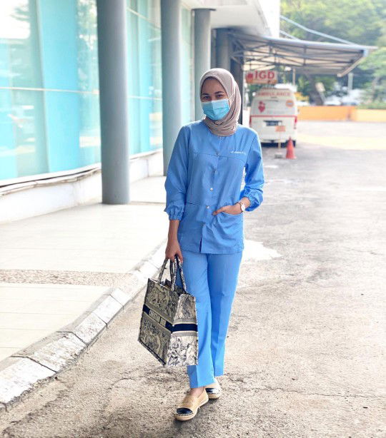 Lutfiana Ali Niazi profile icon