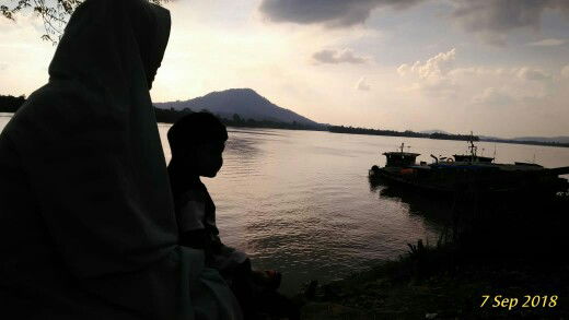 Rosiyana Munawaroh profile icon