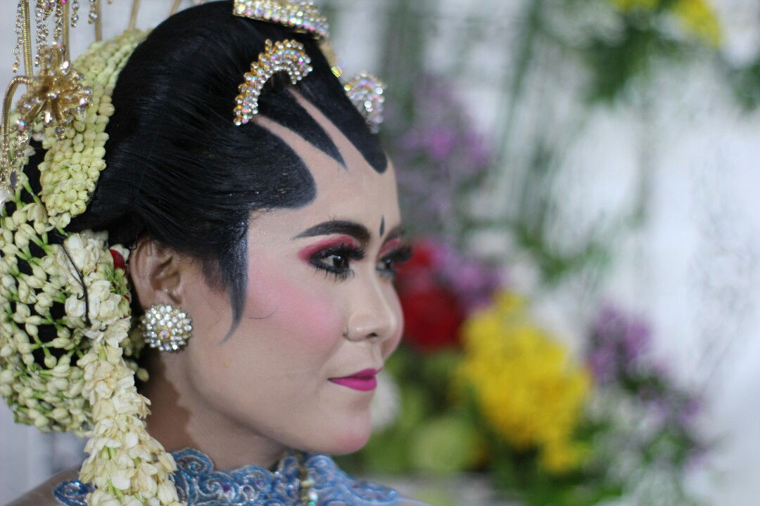 tri purwanti profile icon