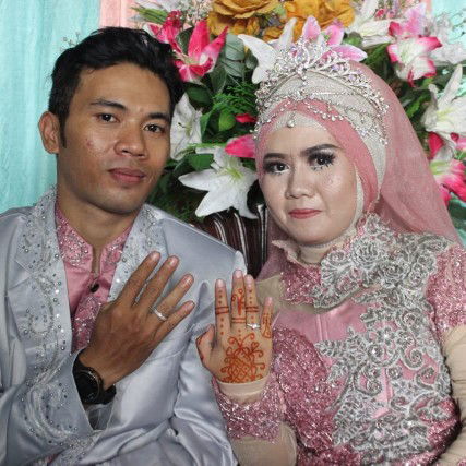 Titin Supriatin profile icon