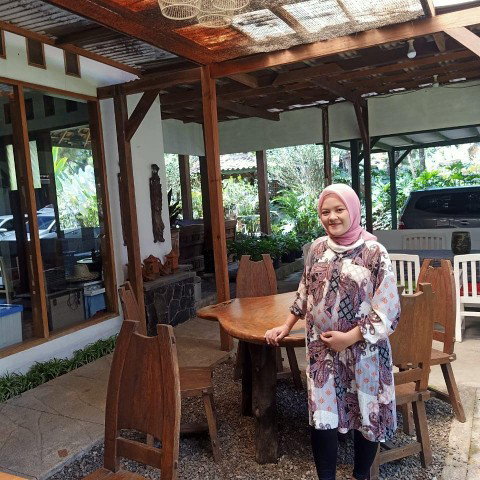 Meyza Ananda Muttaqin profile icon