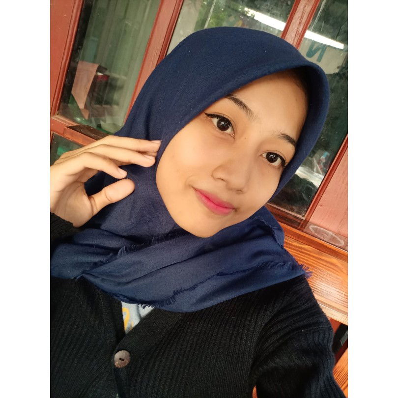 Leni Julianti profile icon