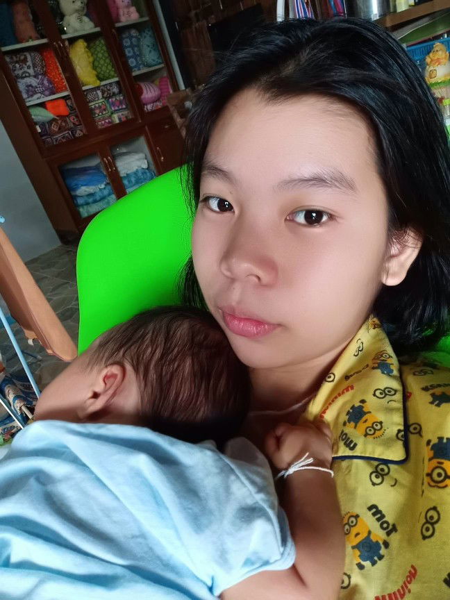 รสสุคนธ์​ ​แซ่ตั้ง profile icon