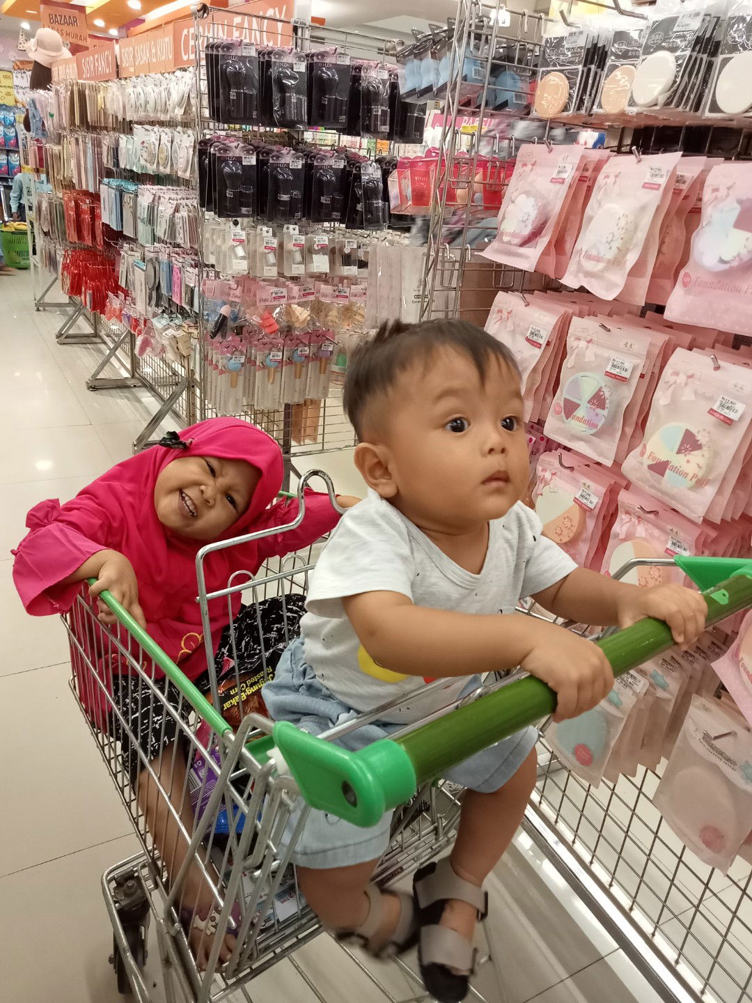 Ririen Lestari profile icon