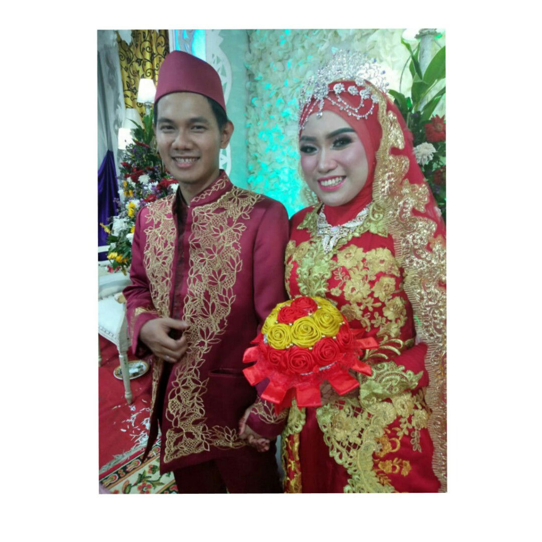 Dewi Ratna Sari profile icon