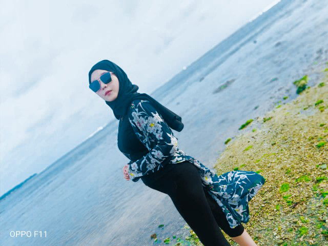 Shela Apriany profile icon