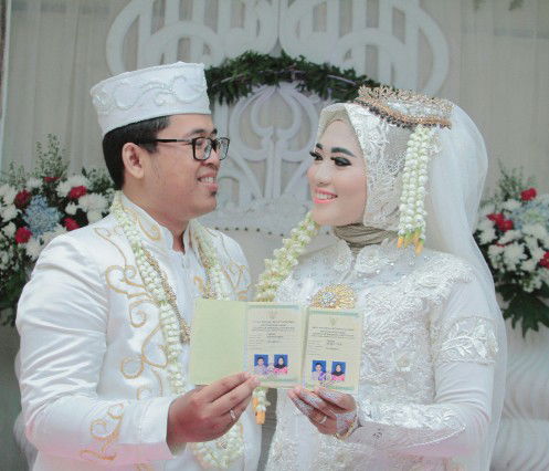 Dewi Emiliana profile icon