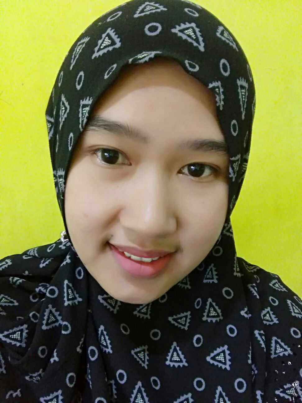 Ella Fourtiningtyas Putri profile icon