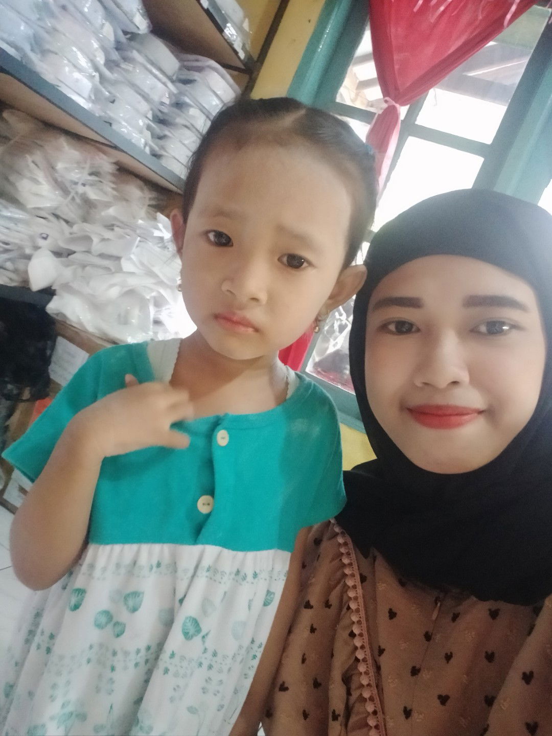 Nur kharisma profile icon