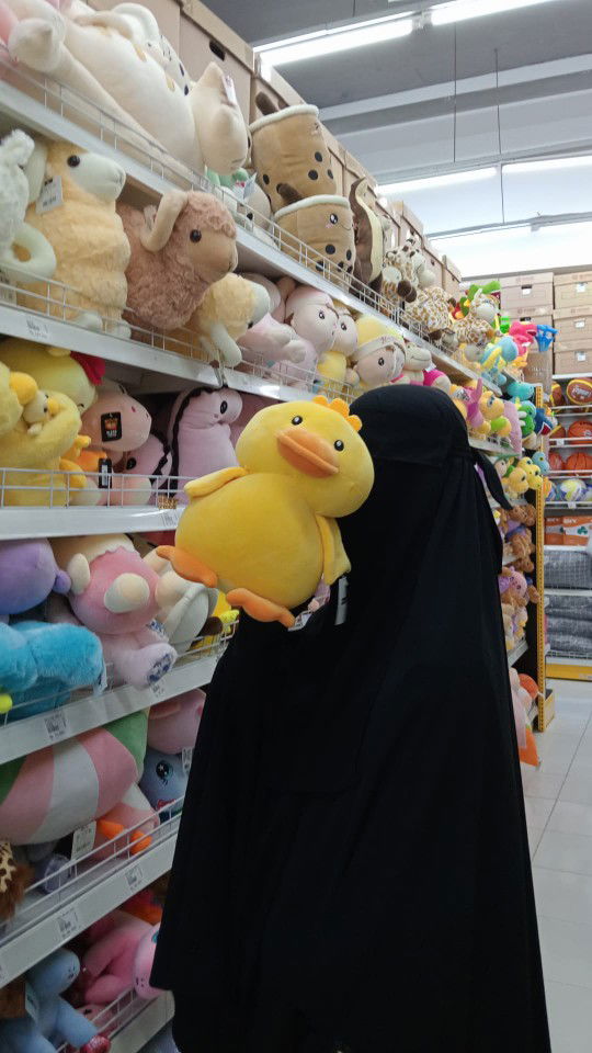 Astri Ivo Rustam profile icon