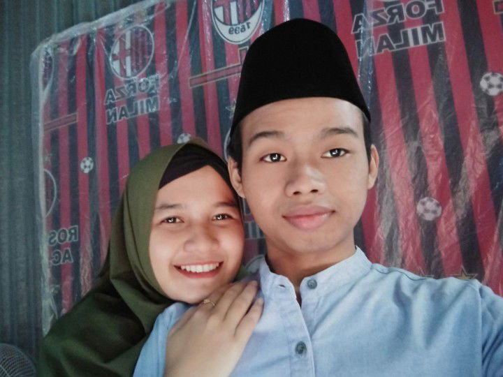 Ade Dwi Yulianti profile icon