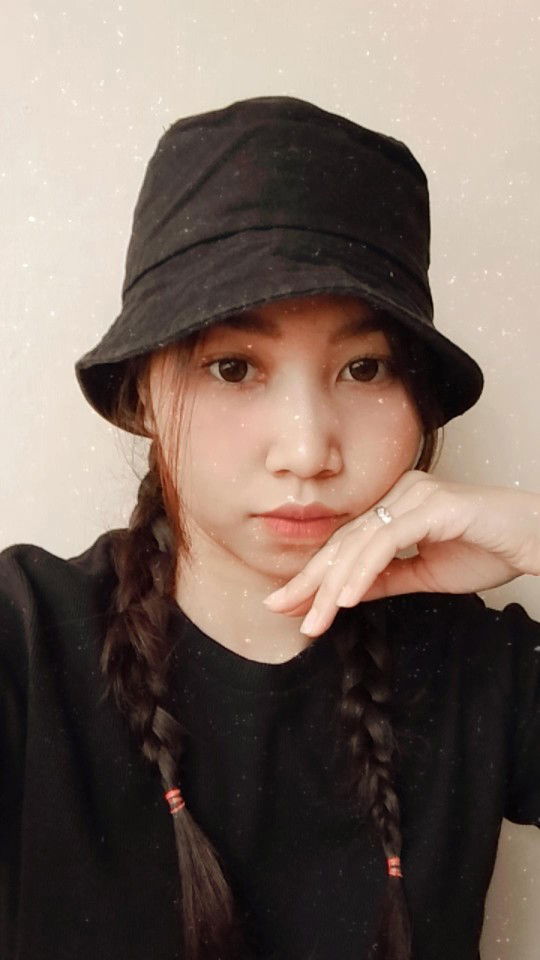 Rizty Novianty profile icon